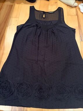 Sleeveless Black Rosette-Hem Camisole Tank Top